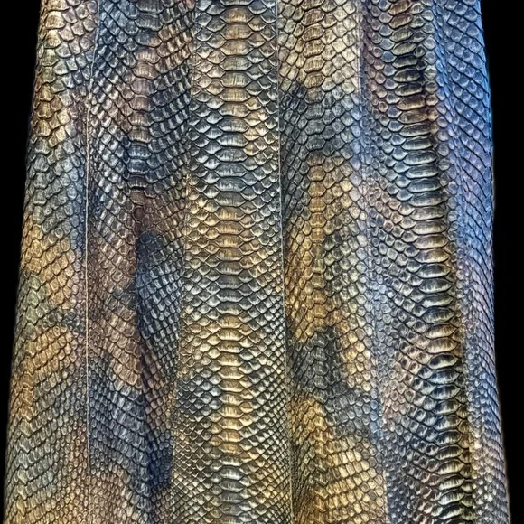 Prada Python A line skirt in size 42 Euro or 6US - Picture 7 of 7